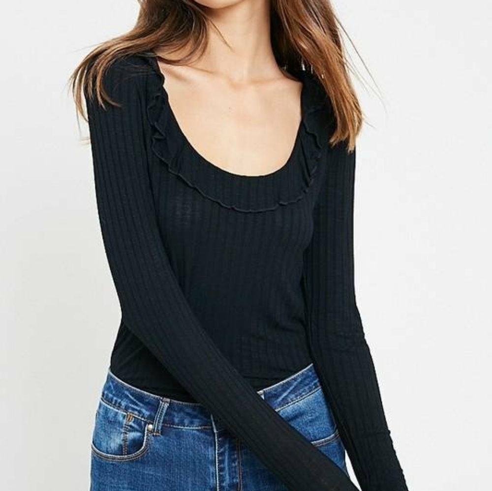 Fitted Ribbed Black Top